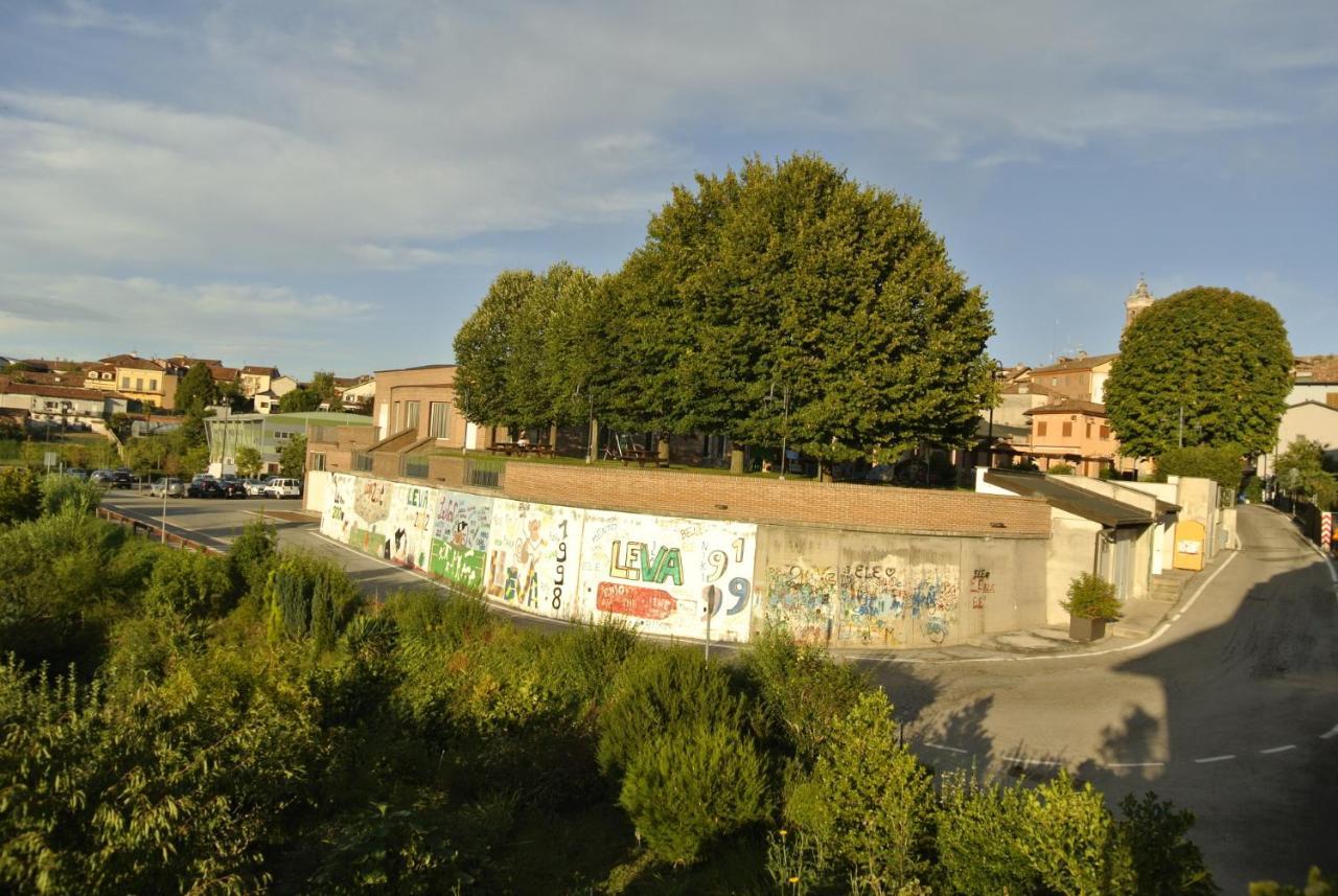 Ca Di Me Villa La Morra Eksteriør billede